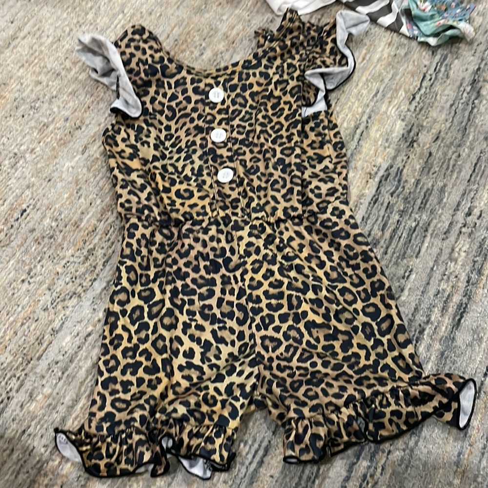Itty Bitty girls leopard romper